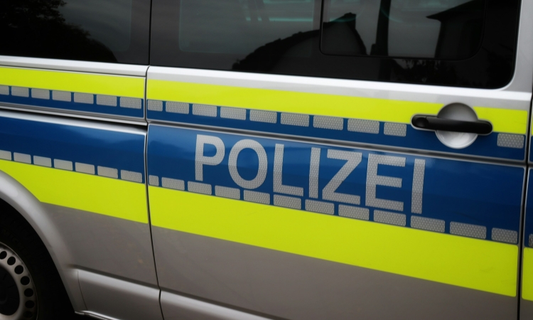 Zeugenaufruf nach häuslicher Gewalt am Parkplatz 